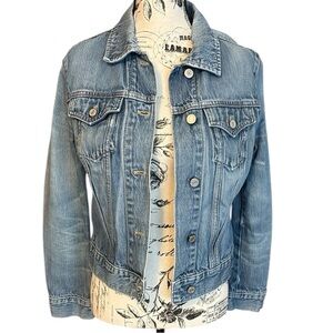 GAP Blue Jean Jacket Classic Design Size S